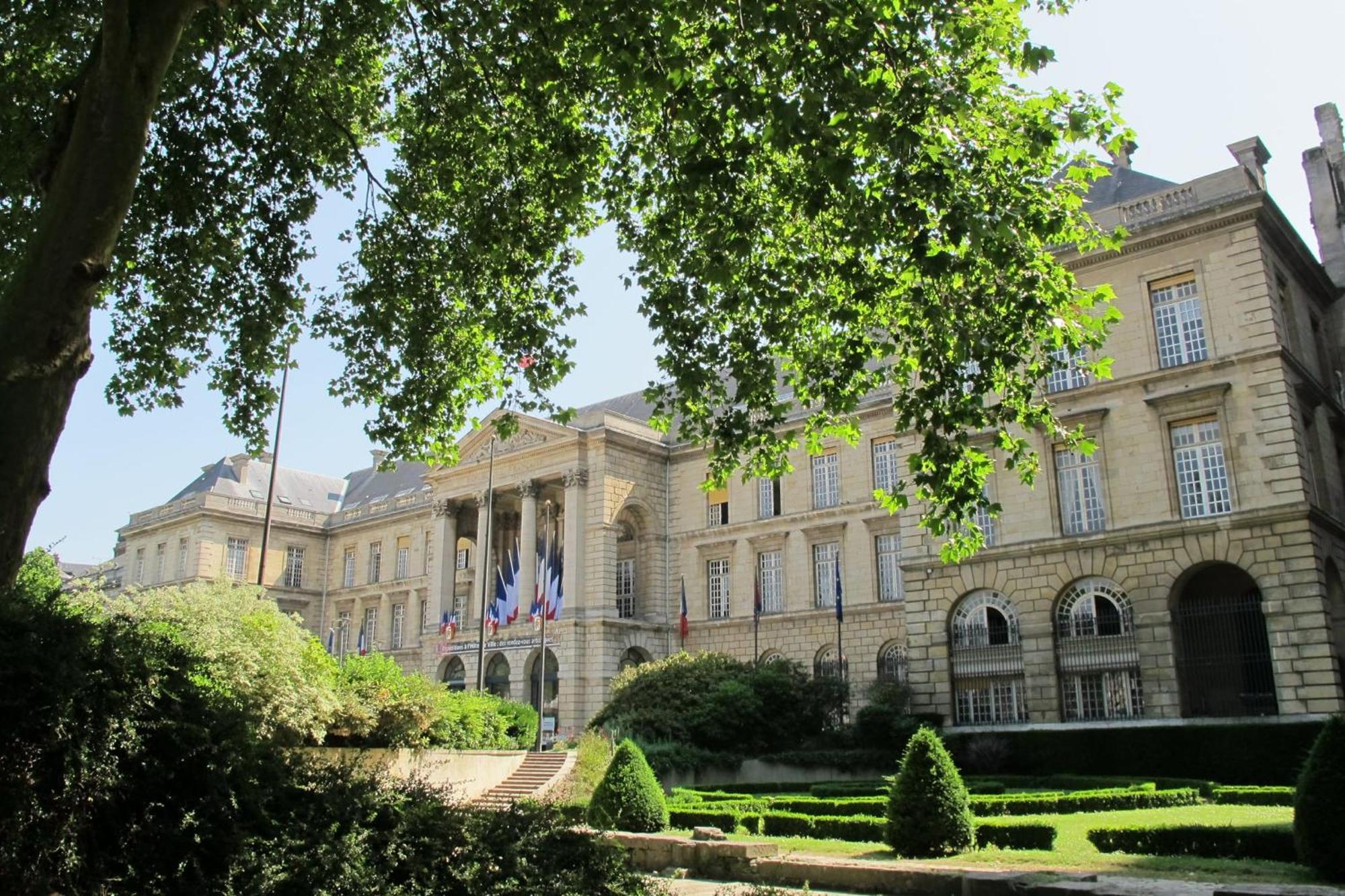 Gerard, Appartement Central Avec Parking Prive Rouen Eksteriør bilde